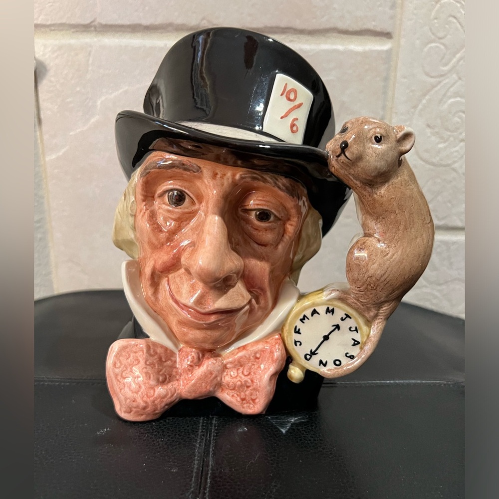 Mad Hatter Lg porcelain Royal Doulton character jug